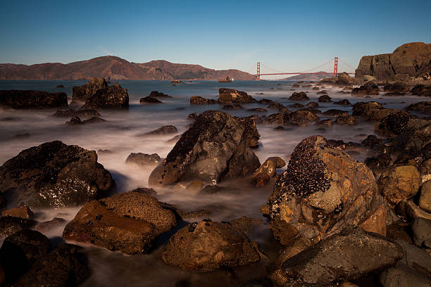 golden gate bridge - san francisco county suspension bridge cityscape marin tower stock-fotos und bilder