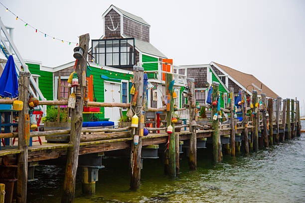 cais de provincetown. - provincetown - fotografias e filmes do acervo