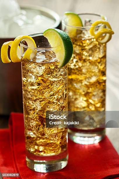 Foto de Cuba Libre e mais fotos de stock de Balde de Gelo - Balde de Gelo, Bebida, Bebida alcoólica