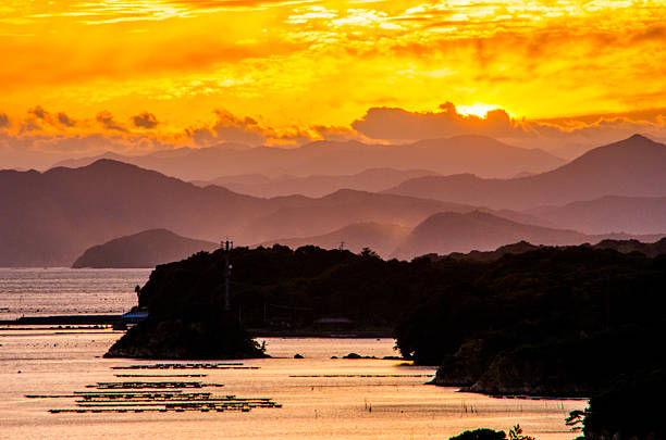 bahía silhouette hace sunsetsky, mie turismo de japón - ise fotografías e imágenes de stock