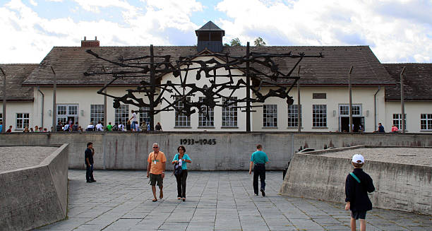 germania: campo di concentramento di dachau - dachau foto e immagini stock