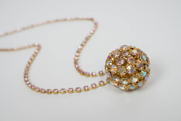 istock Big diamonds tears gold necklace 503113249