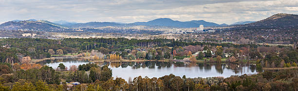 dairy farmers hill canberra - canberra parliament building australian culture government stock-fotos und bilder