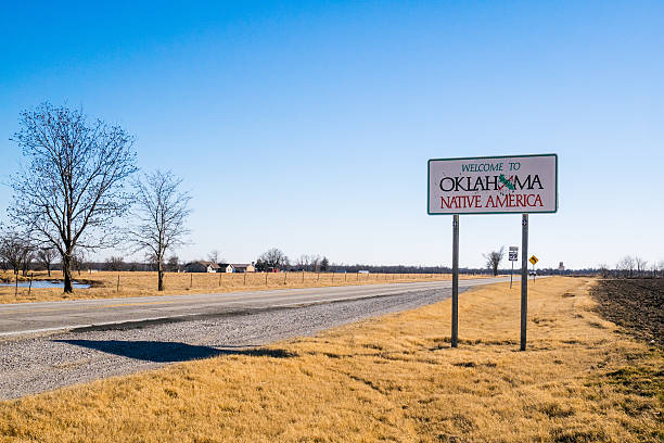 istock Welcome to Oklahoma Sign 503133937