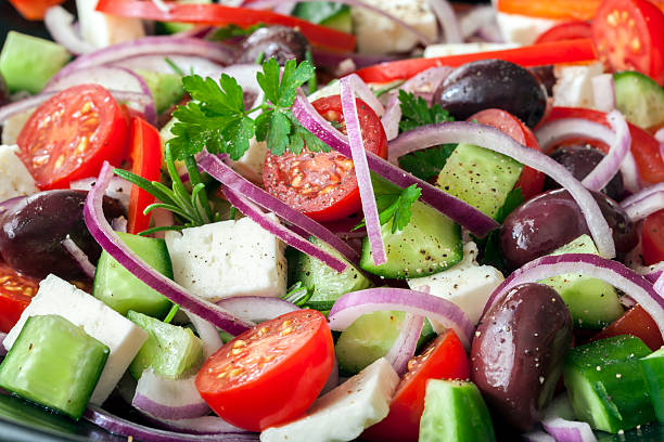 salade grecque plein cadre - greek culture salad olive feta cheese photos et images de collection