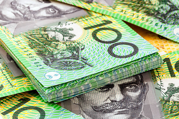 notas de cem dólares australianos - australian dollars australia australian culture finance imagens e fotografias de stock