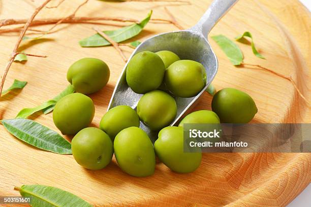 Olive Verdi - Fotografie stock e altre immagini di Alimentazione sana - Alimentazione sana, Antipasto, Cerchio