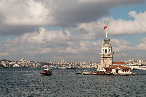 maiden tower - istanbul üsküdar maidens tower tower photos et images de collection