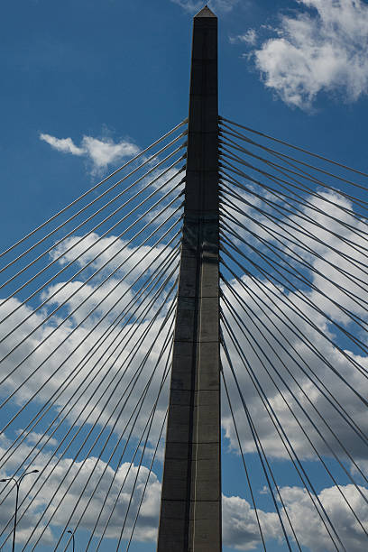 ザキム・バンカーヒル記念橋 - leonard p zakim bunker hill memorial bridge ストックフォトと画像