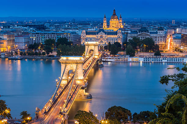 budapeszt na węgrzech - chain bridge bridge budapest cityscape zdjęcia i obrazy z banku zdjęć