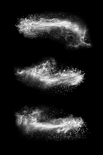 Las explosiones de polvo blanco photo