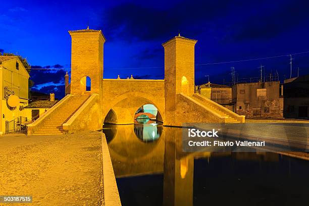 Comacchio Di Notte Italia - Fotografie stock e altre immagini di Acqua - Acqua, Ambientazione esterna, Architettura