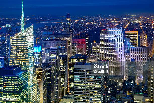 Midtown Manhattan Von Oben Bei Nacht Stockfoto und mehr Bilder von Nacht - Nacht, New York City, Hoch - Position