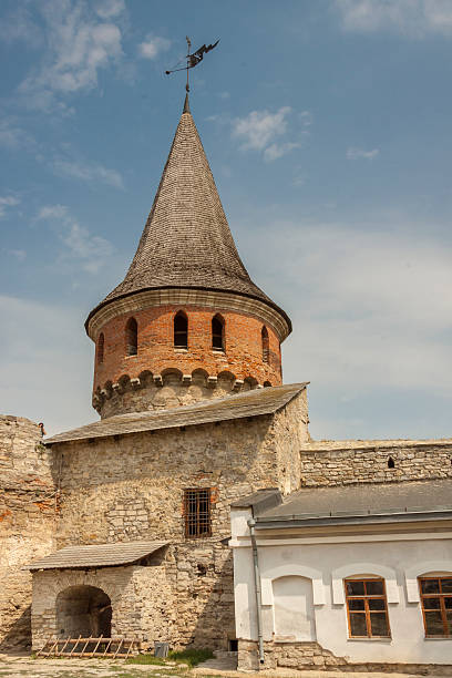 tower of zamek w kamianets podilskyi, ukraina, w europie. - podolsk zdjęcia i obrazy z banku zdjęć