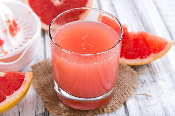갓 짜낸 자몽 주스 - grapefruit fruit freshness pink 뉴스 사진 이미지