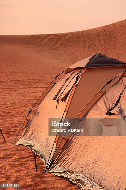 Ruimteschip schrijven Zorg Tents With Sand Dunes In Background Stock Photo - Download Image Now -  Camping, Desert Area, United Arab Emirates - iStock