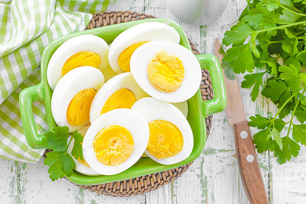 œufs - eggs boiled boiled egg cooked photos et images de collection