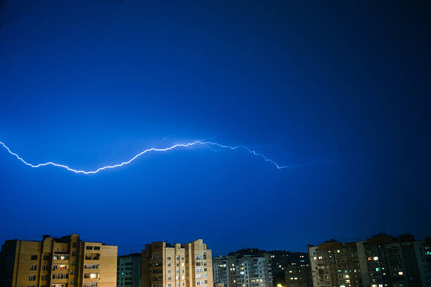 雷サージ - lightning storm natural disaster cloud ストックフォトと画像