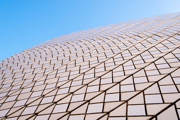 dettagli architettonici dell'opera house di sydney, australia - sydney opera house sydney australia opera house bridge foto e immagini stock