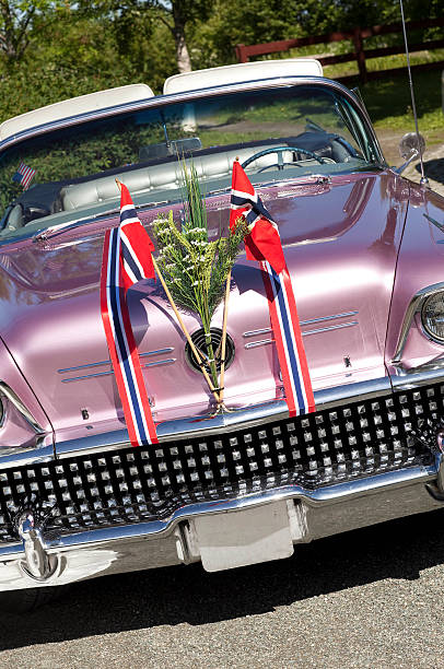 istock Veteran car. Pink. 503229110