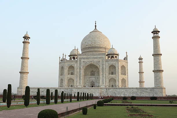 das taj mahal en agra indien - sehenwürdigkeit fotografías e imágenes de stock