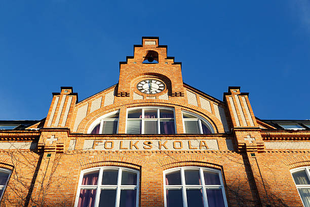 小学校 - elementary school building ストックフォトと画像