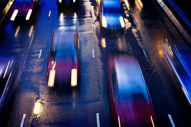 estrada à noite - multiple lane highway imagens e fotografias de stock