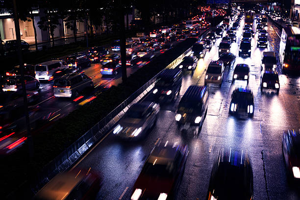 autostrada w nocy - multiple lane highway zdjęcia i obrazy z banku zdjęć