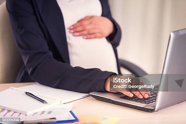 Pregnant Business Woman Stock Photo - Download Image Now - Leaving, Pregnant, Healthcare And Medicine