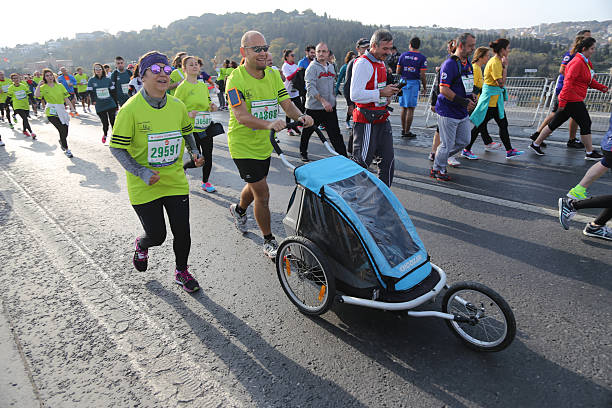 37 th 보다포네 이스탄불 마라톤 - healthy lifestyle turkey sport marathon 뉴스 사진 이미지