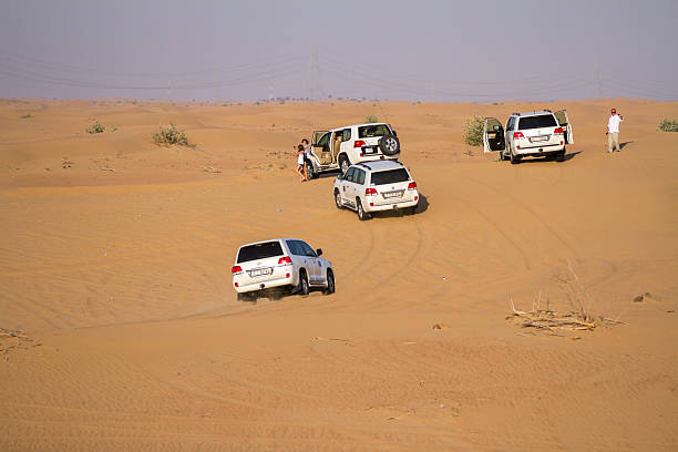 올 터레인 차량 사막. - 4x4 desert sports utility vehicle dubai 뉴스 사진 이미지