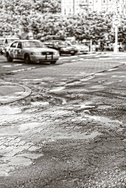 istock NYC Street and Traffic 503343583