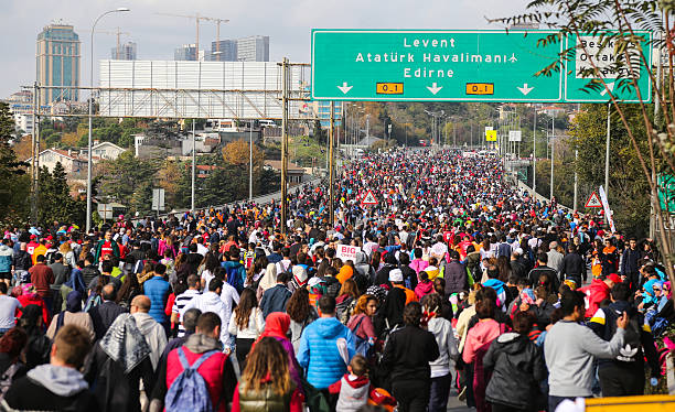 37 th 보다포네 이스탄불 마라톤 - healthy lifestyle turkey sport marathon 뉴스 사진 이미지