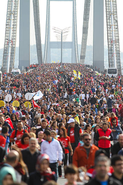 37 th 보다포네 이스탄불 마라톤 - healthy lifestyle turkey sport marathon 뉴스 사진 이미지