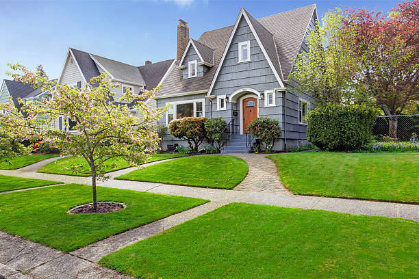 istock House exterior with curb appeal 503371135
