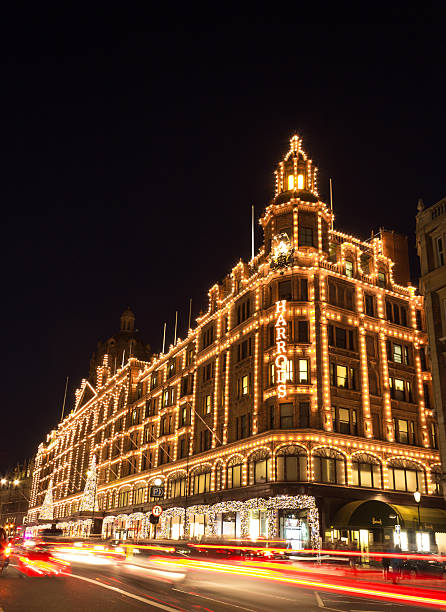 kaufhaus harrods in london - harrods stock-fotos und bilder