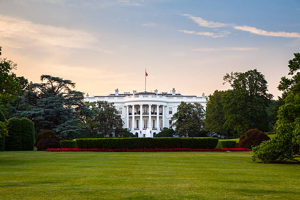 casa blanca - white house washington dc american flag president fotografías e imágenes de stock