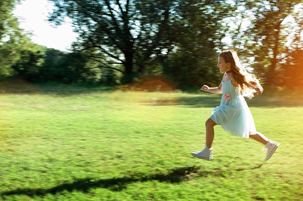 istock Little girl running 503376927