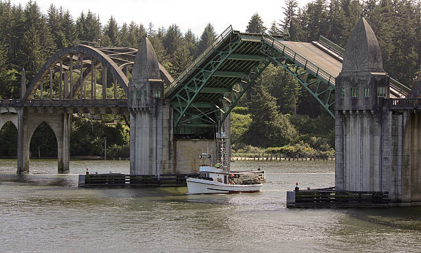 istock Siuslaw River Ship Crab Boat  Draw Bridge Florence Oregon Coast 503400993