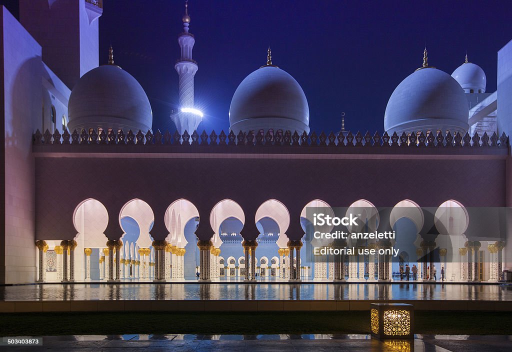 Grande Mesquita Sheikh Zayed em Abu Dhabi - Foto de stock de Mesquita royalty-free