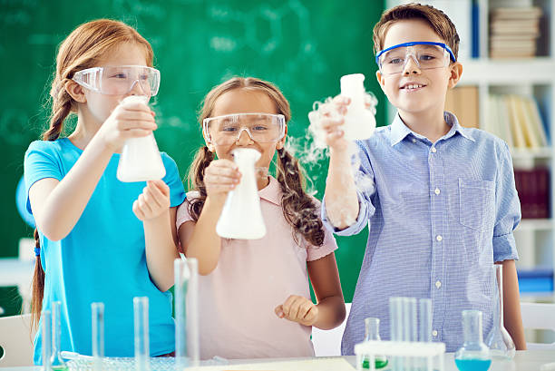 istock Observing chemical reaction 503404259