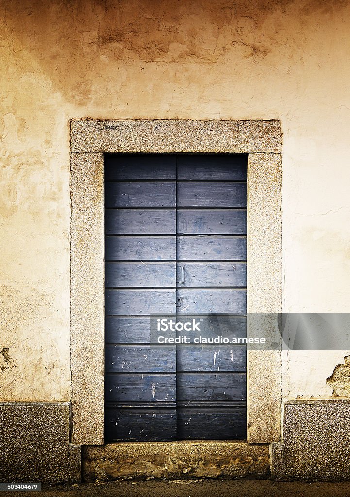 Vecchio porta. Immagine a colori - Foto stock royalty-free di Abbandonato