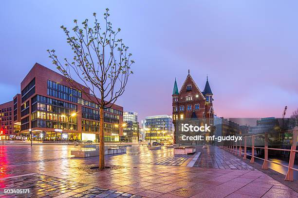 Amburgo Speicherstadt Dopo La Pioggia - Fotografie stock e altre immagini di Amburgo - Amburgo, Pioggia, Hafencity