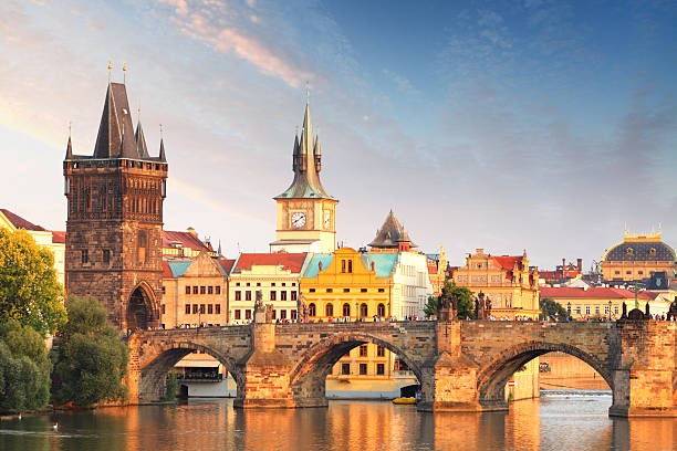 카렐교 프라하, 체코 - middle ages international landmark eastern europe architectural styles 뉴스 사진 이미지