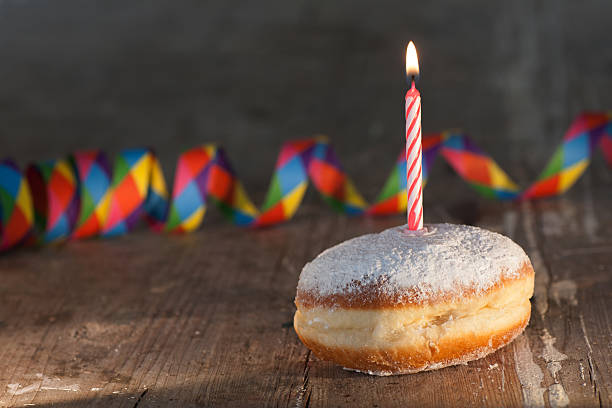 deliziosa donuts per il mardi gras - textraum foto e immagini stock