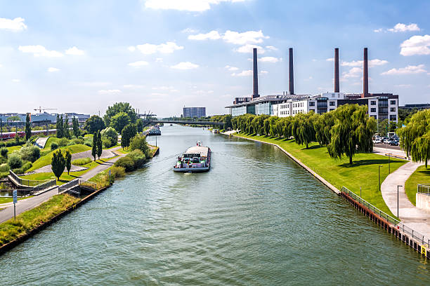 wolfsburg horizonte - arbeit imagens e fotografias de stock