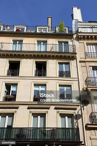Photo libre de droit de Paris Vie Normale banque d'images et plus d'images libres de droit de Appartement - Appartement, Architecture, Balcon