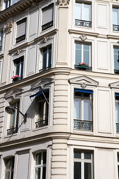 istock Elegant Bend in the Building 503491669