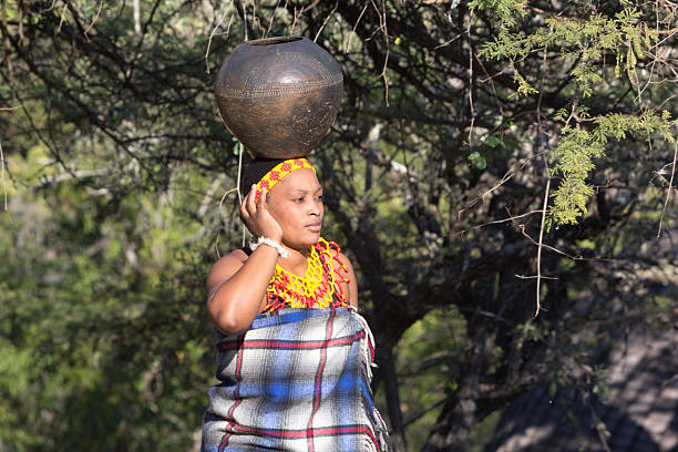 ズールー族の女性クワズールナタール,南アフリカ - south africa africa women zulu ストックフォトと画像