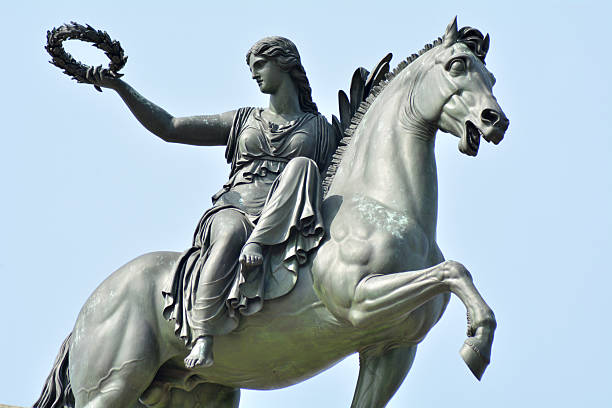 istock Arch of Peace statue 503494498